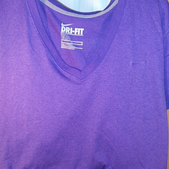 Nike Dri fit top - Picture 2 of 2